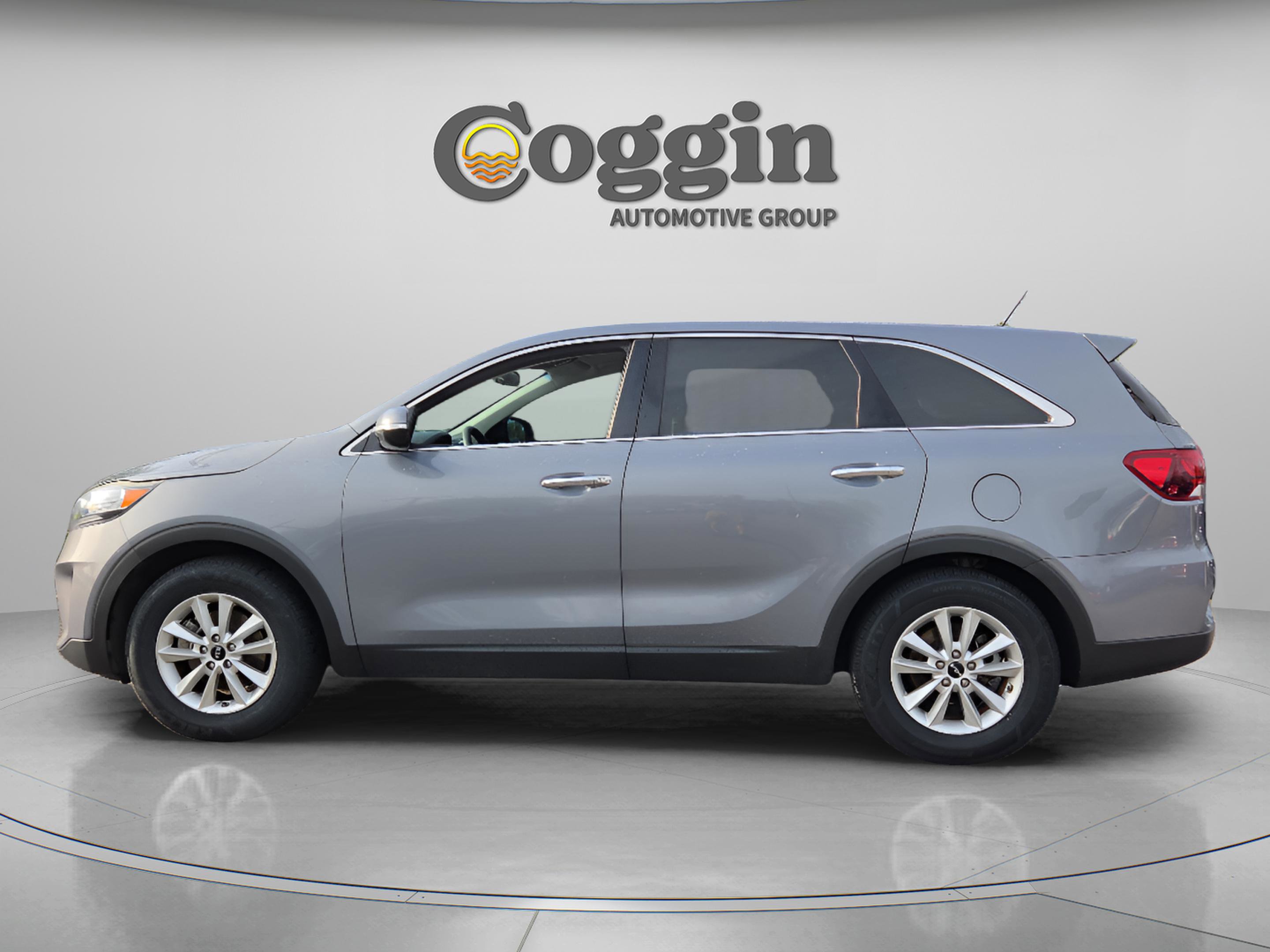 Used 2020 Kia Sorento LX image 2