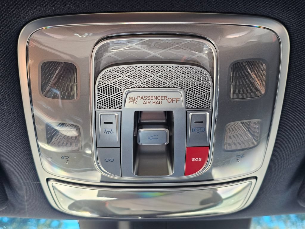 Certified 2025 Genesis GV70 3.5T Sport AWD/4WD image 18