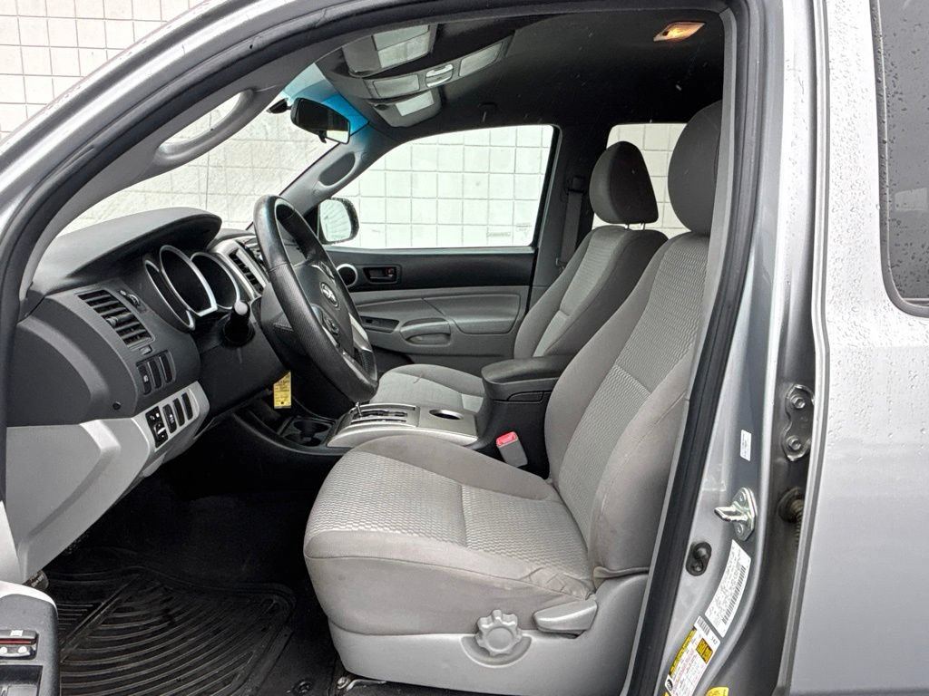 Used 2015 Toyota Tacoma PreRunner w/ SR5 Package RWD image 3