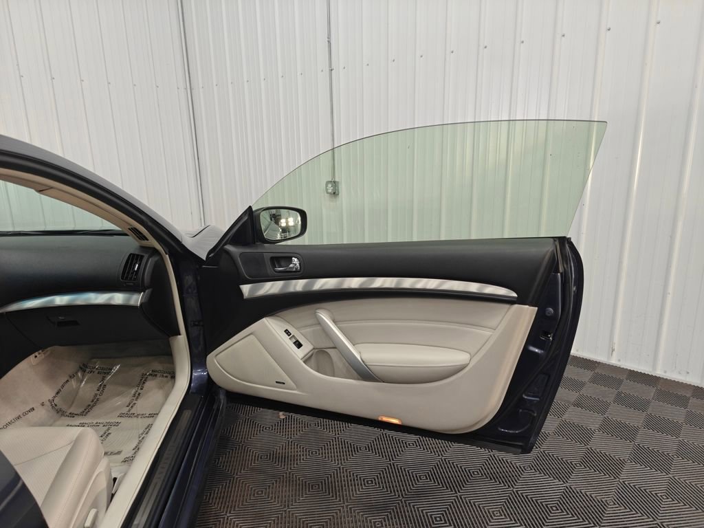 Used 2013 INFINITI G37 x w/ Premium Pkg image 29