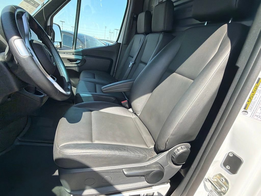 Used 2025 Mercedes-Benz Sprinter 2500 image 18