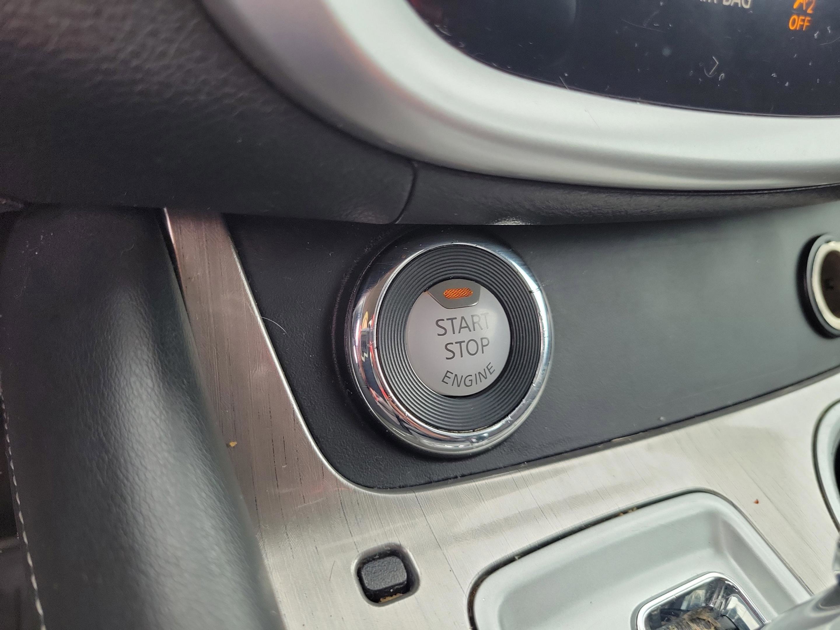 Used 2015 Nissan Murano SV image 29