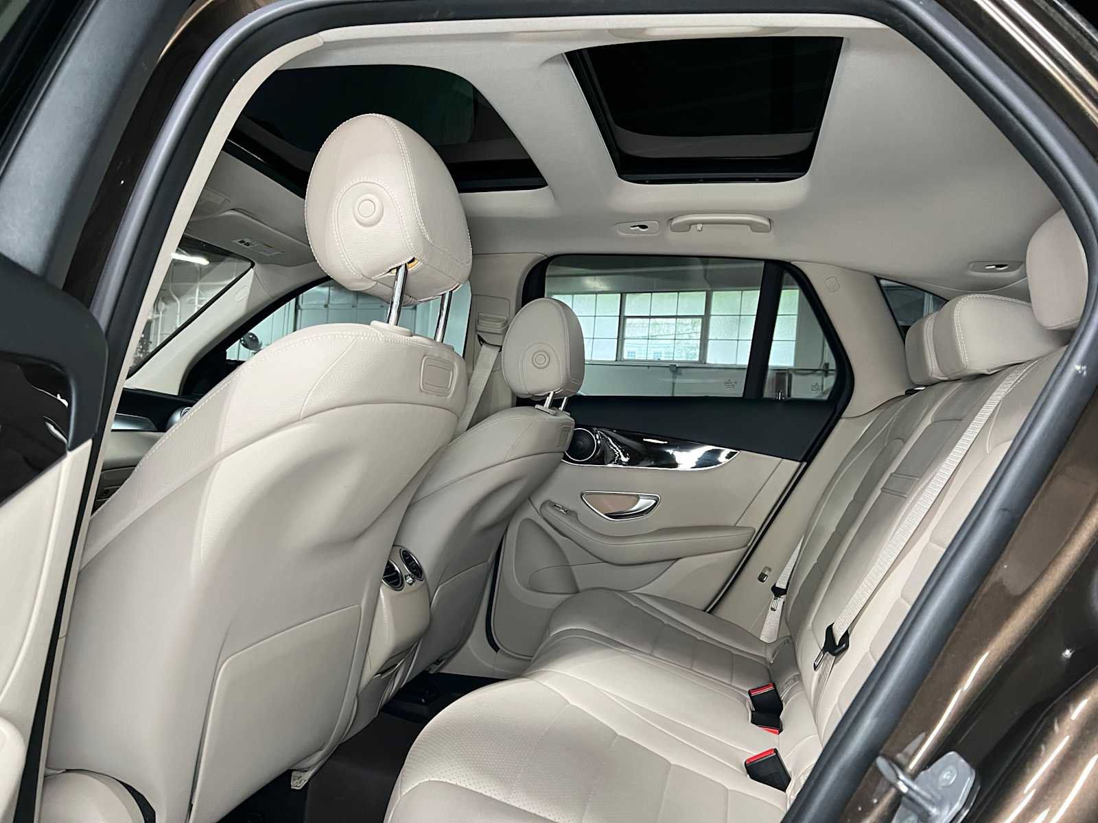 Used 2018 Mercedes-Benz GLC 300 image 17