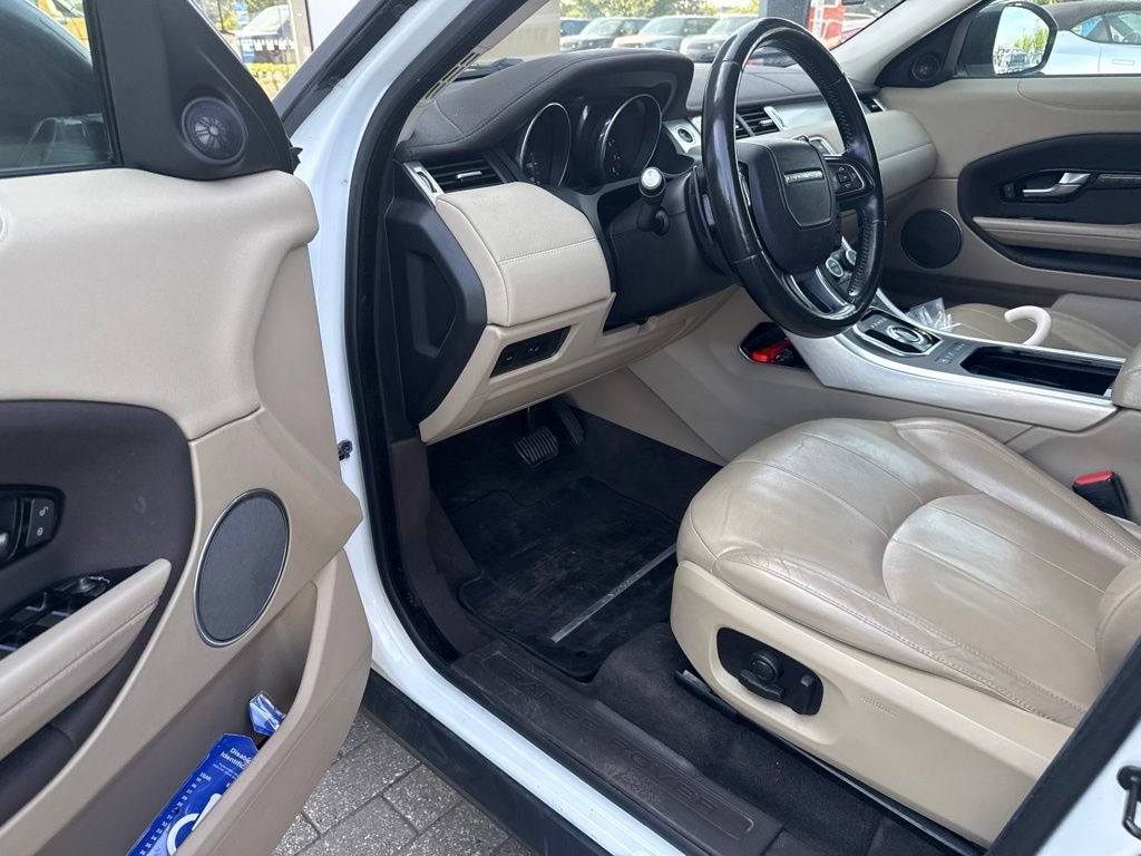 Used 2017 Land Rover Range Rover Evoque SE AWD/4WD image 17