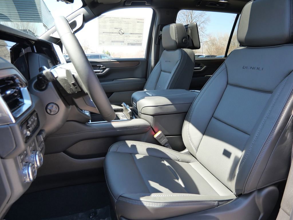 New 2026 GMC Yukon XL Denali w/ Denali Reserve Package image 40