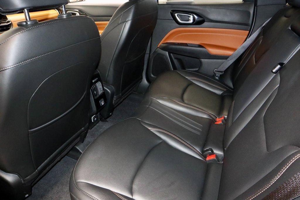 Used 2024 Jeep Compass Limited image 21