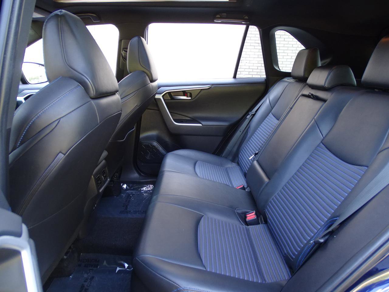 Used 2019 Toyota RAV4 XSE AWD/4WD image 22