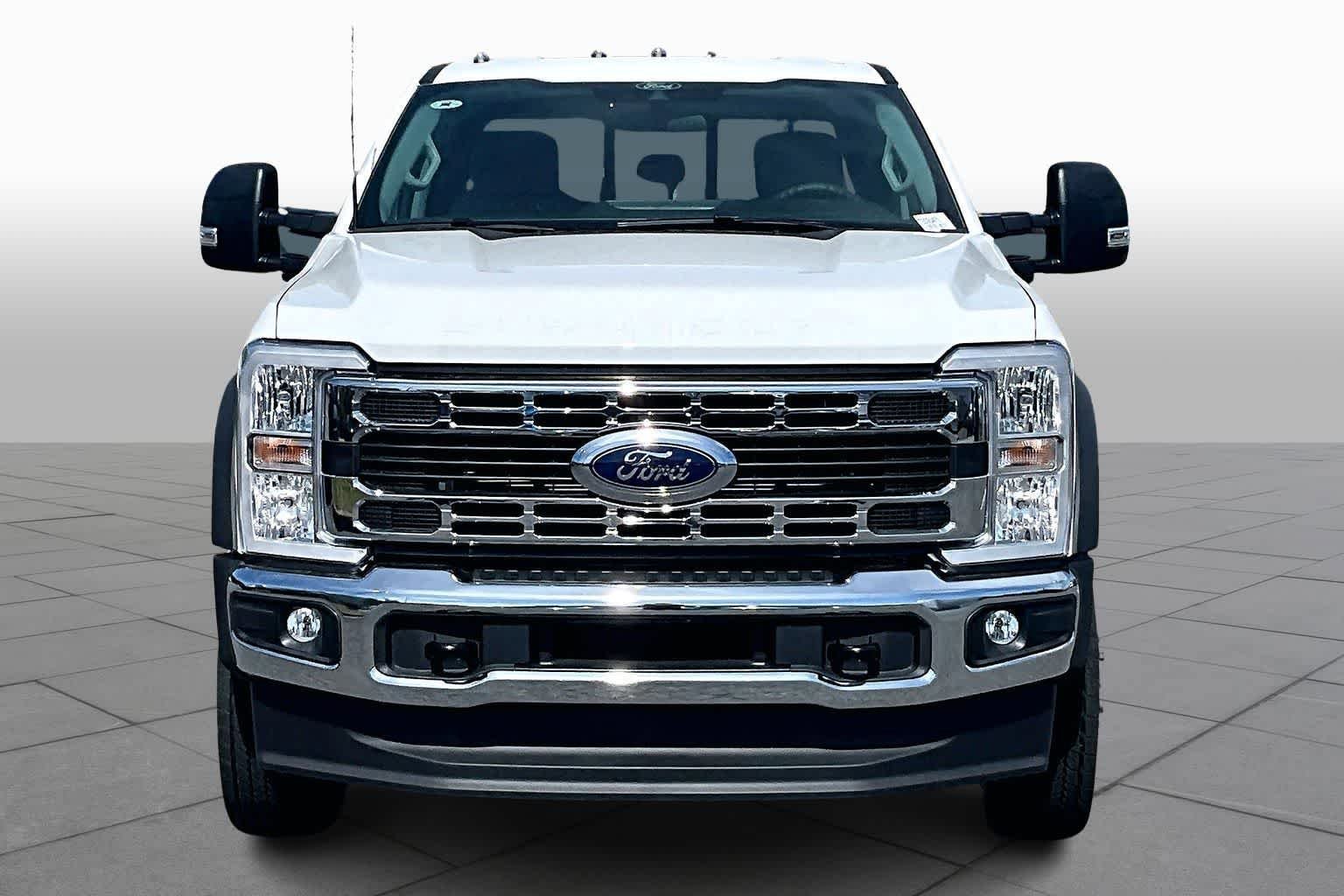New 2026 Ford F550 4x4 Crew Cab Super Duty w/ XL Chrome Package image 3