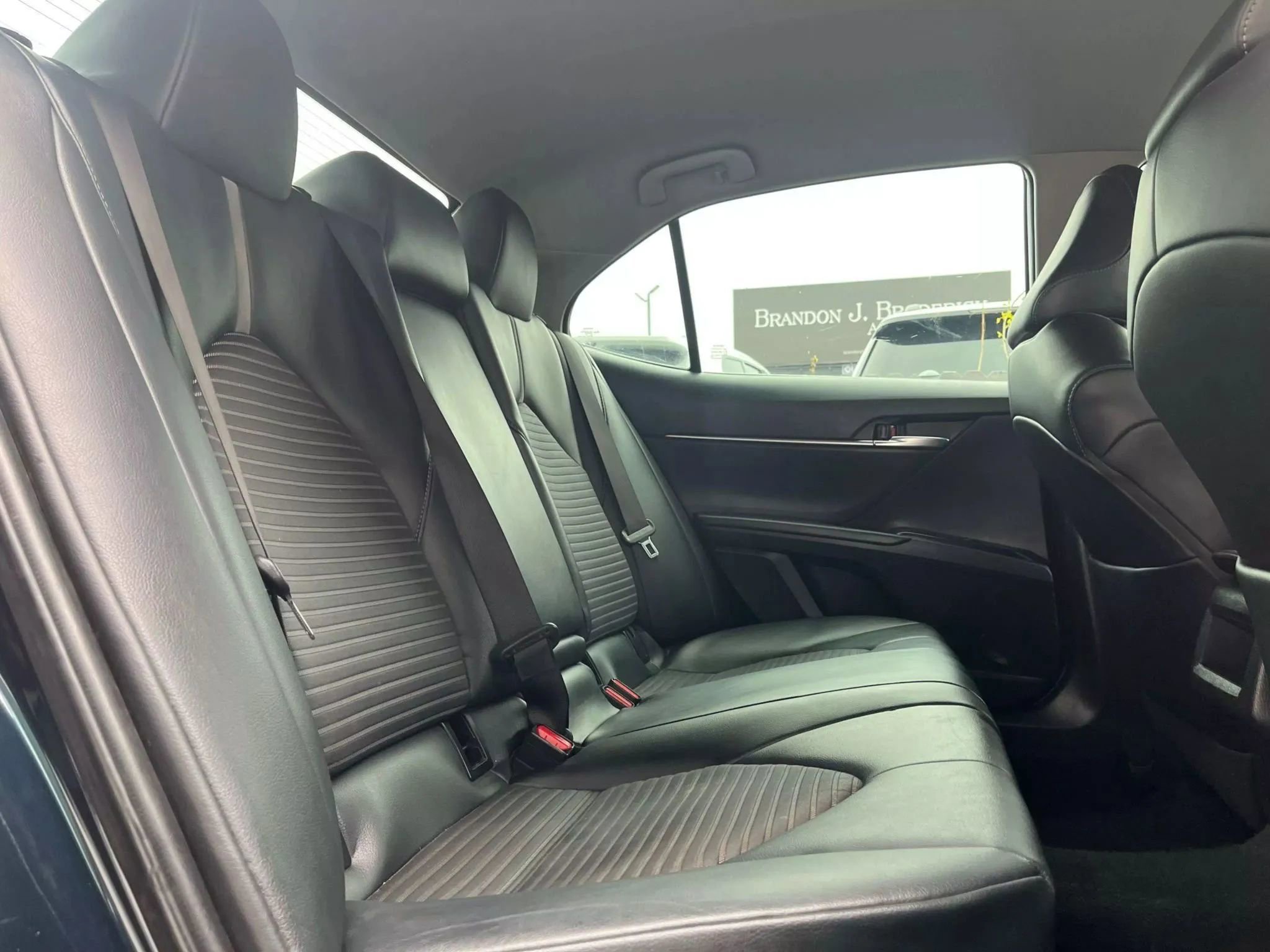 Used 2020 Toyota Camry SE FWD image 21