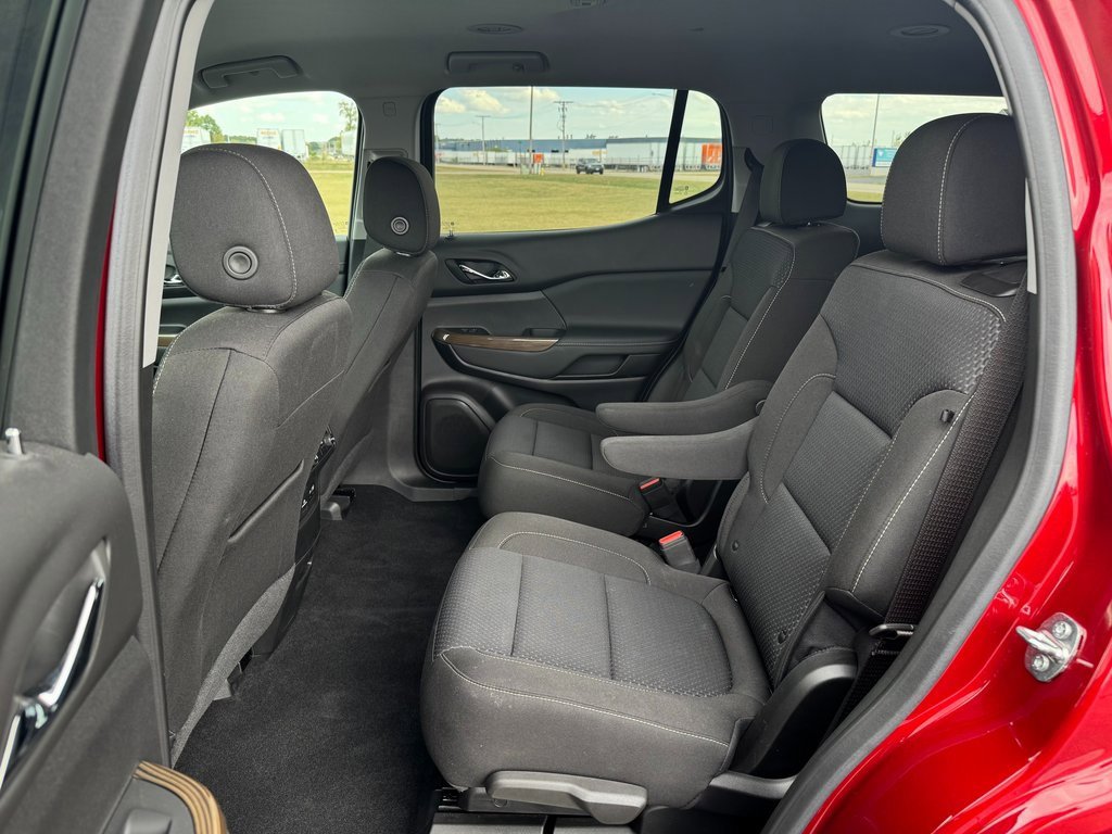 Used 2023 GMC Acadia SLE w/ Driver Convenience Package image 28
