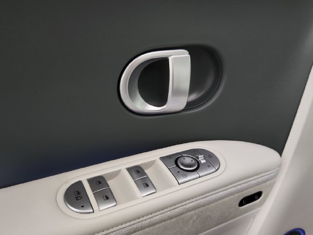 Certified 2024 Hyundai Ioniq 5 Limited AWD/4WD image 10