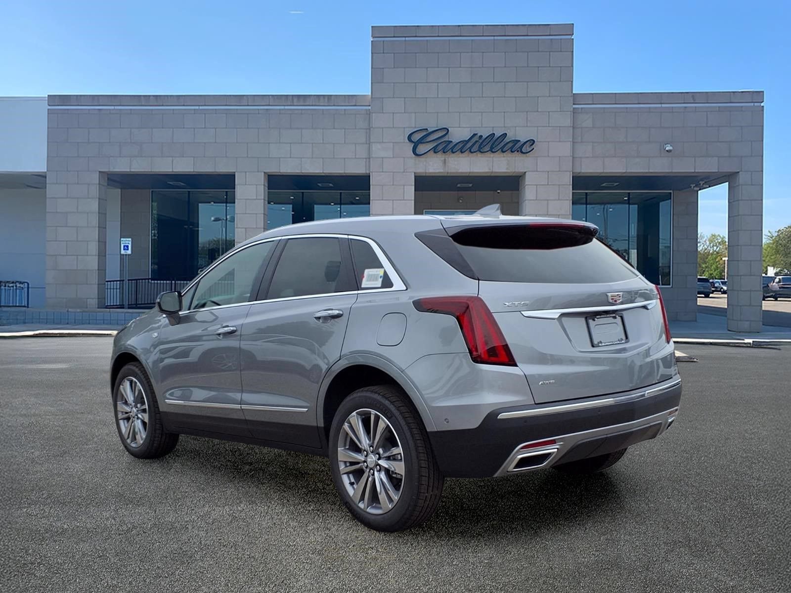 New 2026 Cadillac XT5 Premium Luxury w/ LPO, Floor Liner Package AWD/4WD image 6