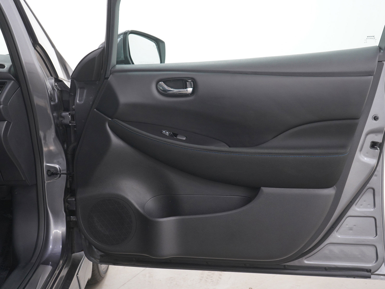 Used 2025 Nissan Leaf SV Plus FWD image 9
