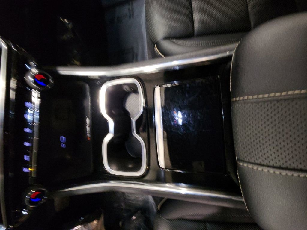 Certified 2025 Chevrolet Traverse High Country w/ LPO, Illumination Package image 21