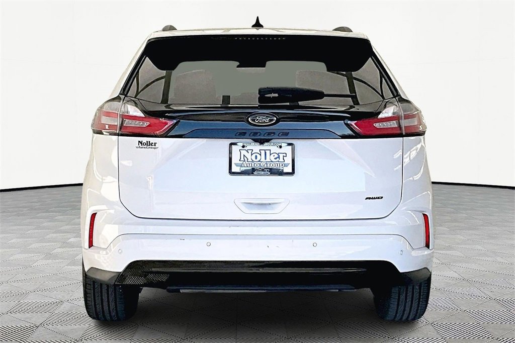 Used 2022 Ford Edge SE w/ Black Appearance Package image 4