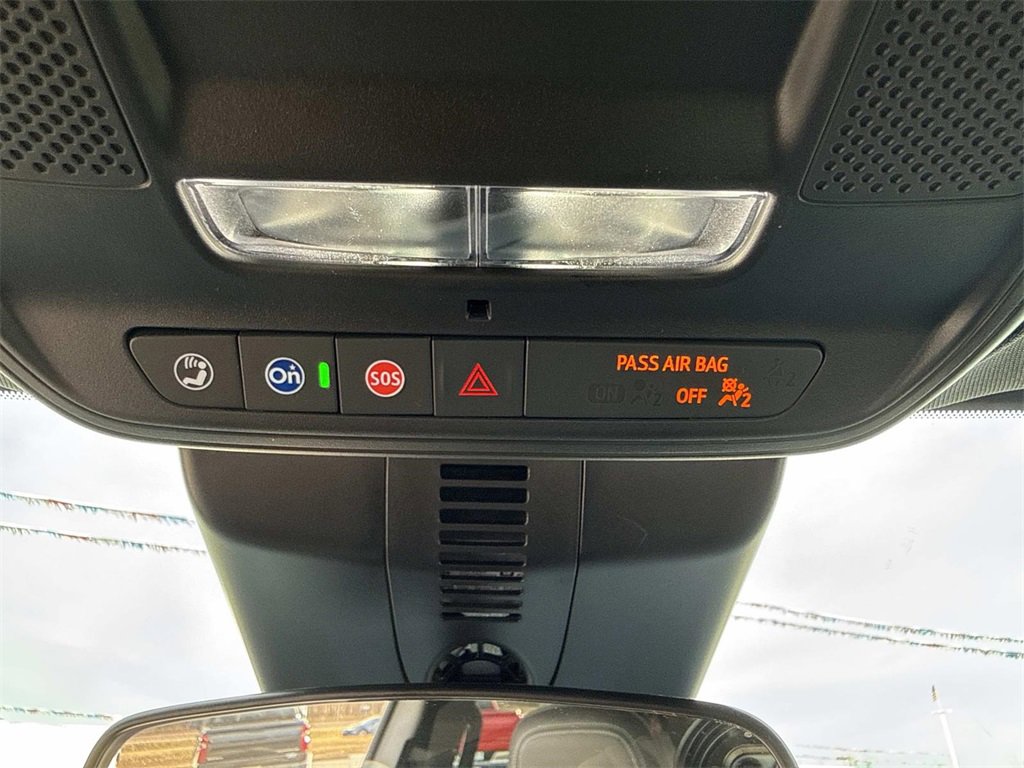 Used 2026 Chevrolet Traverse LT image 21