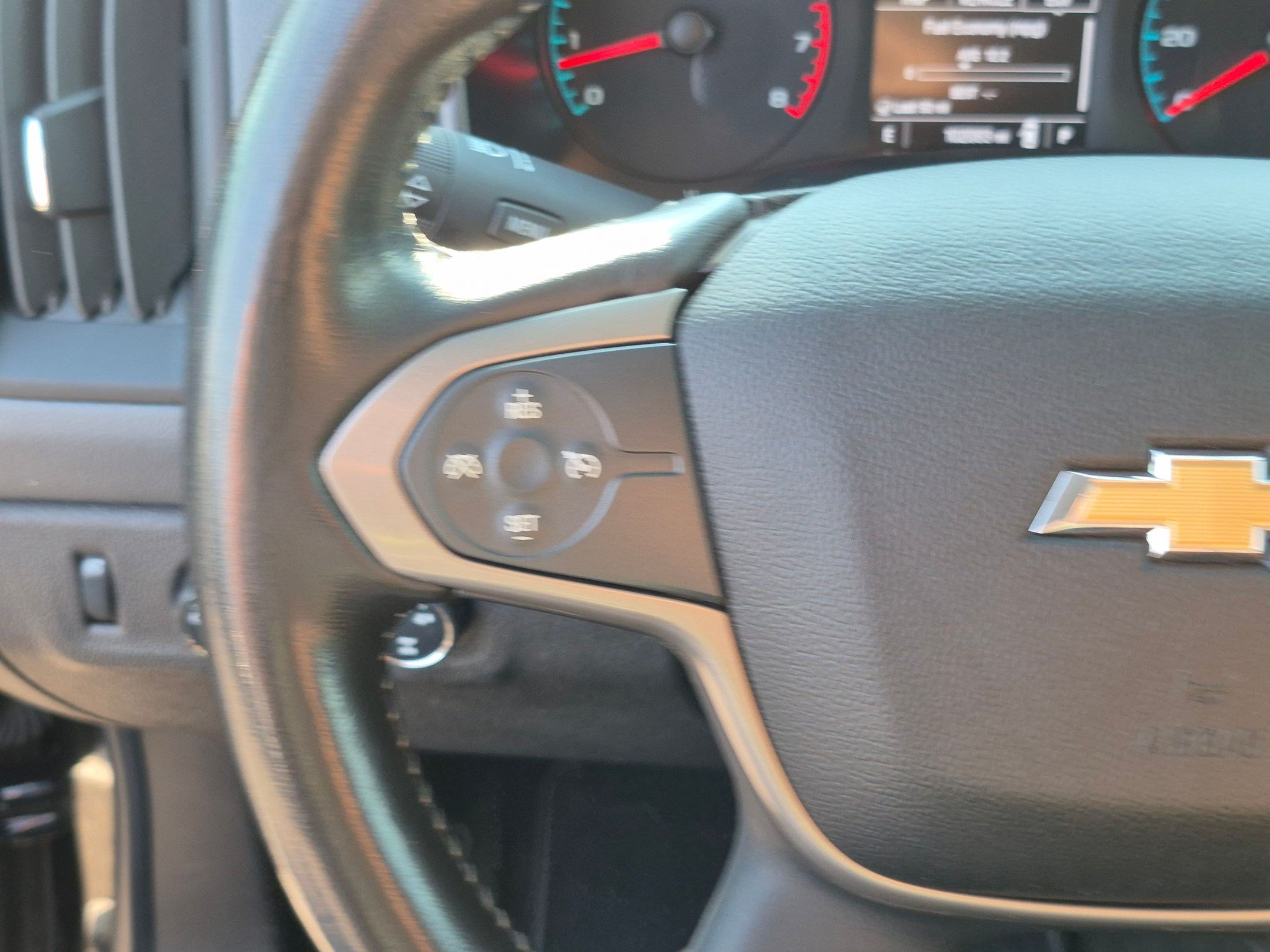 Used 2015 Chevrolet Colorado Z71 AWD/4WD image 17
