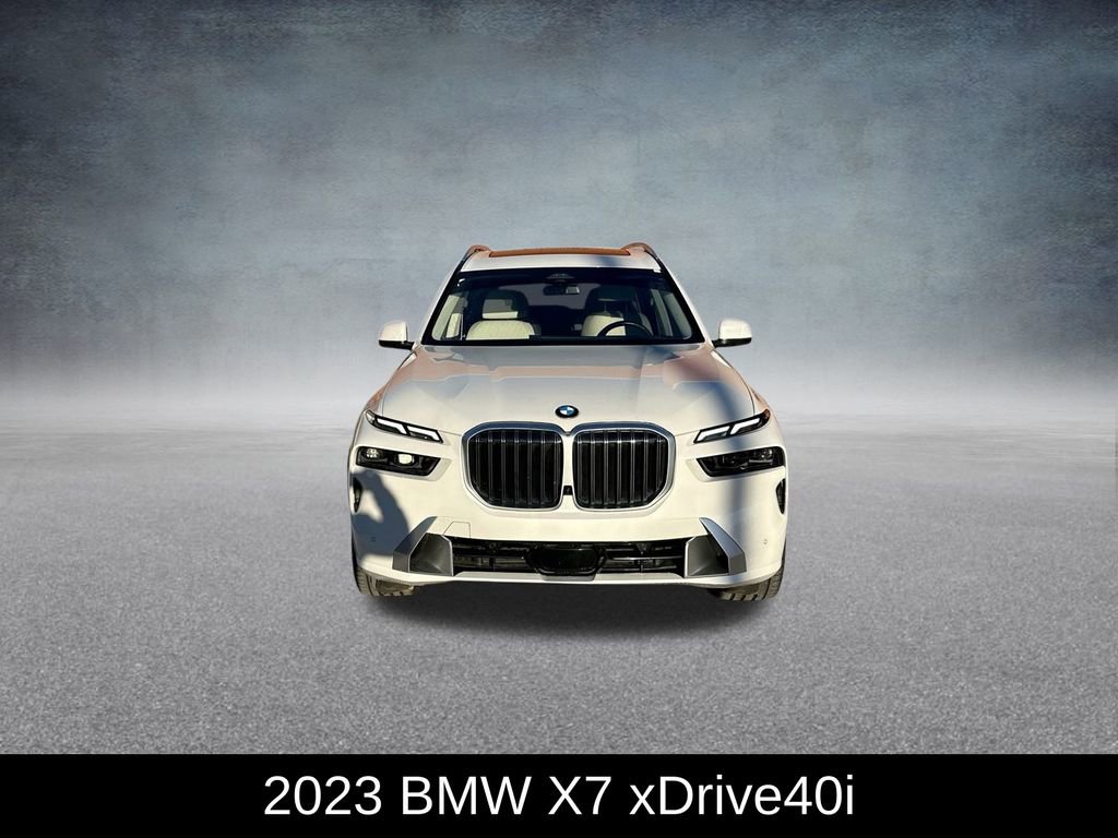 Used 2023 BMW X7 xDrive40i image 3