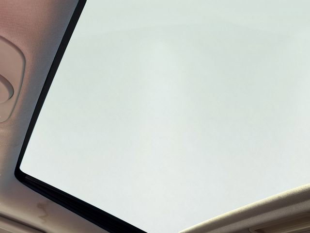 Used 2016 Chevrolet Equinox LTZ w/ Enhanced Convenience Package image 31