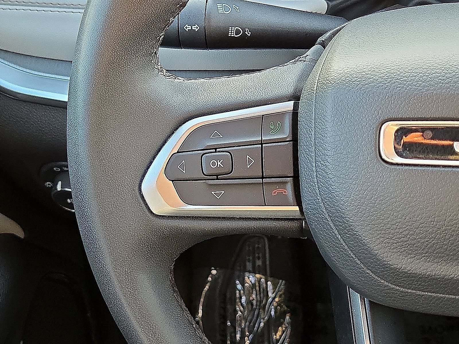 Used 2025 Jeep Compass Limited AWD/4WD image 18