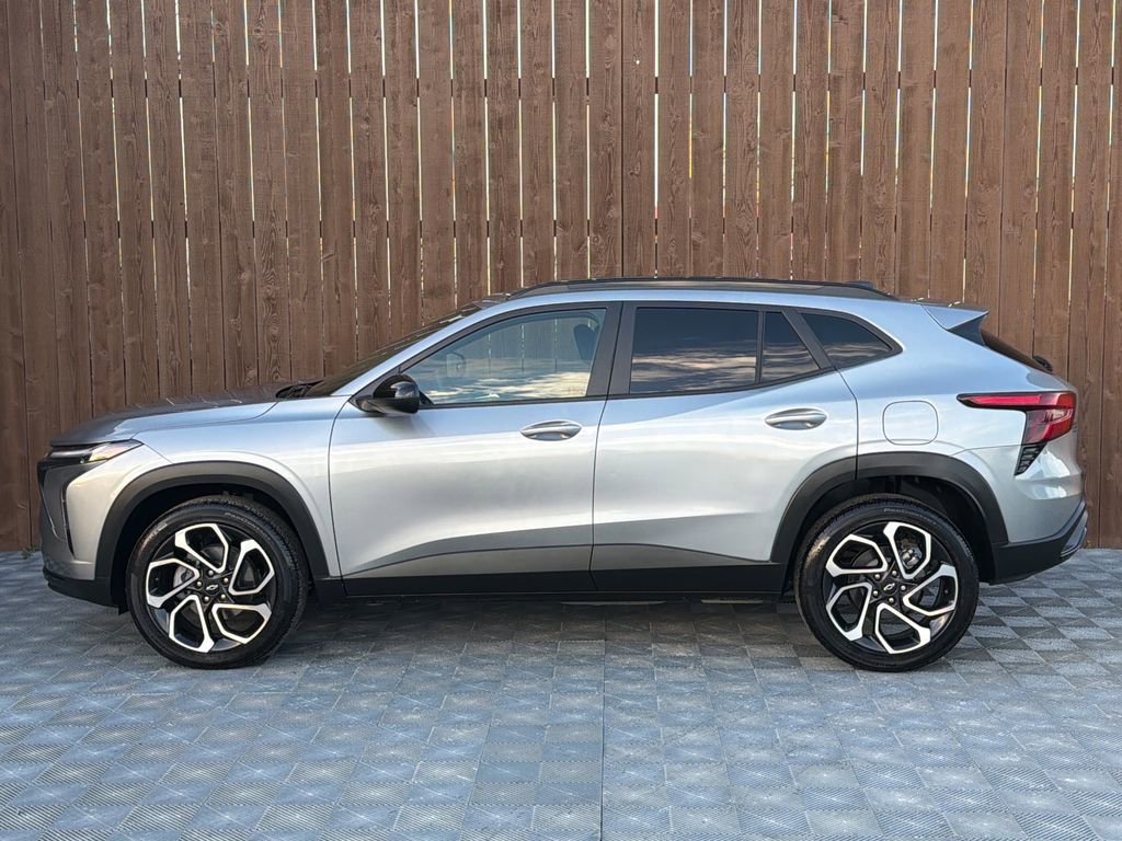 Used 2025 Chevrolet Trax RS w/ Driver Confidence Package image 15