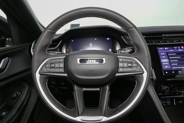 Used 2023 Jeep Grand Cherokee L Laredo AWD/4WD image 31