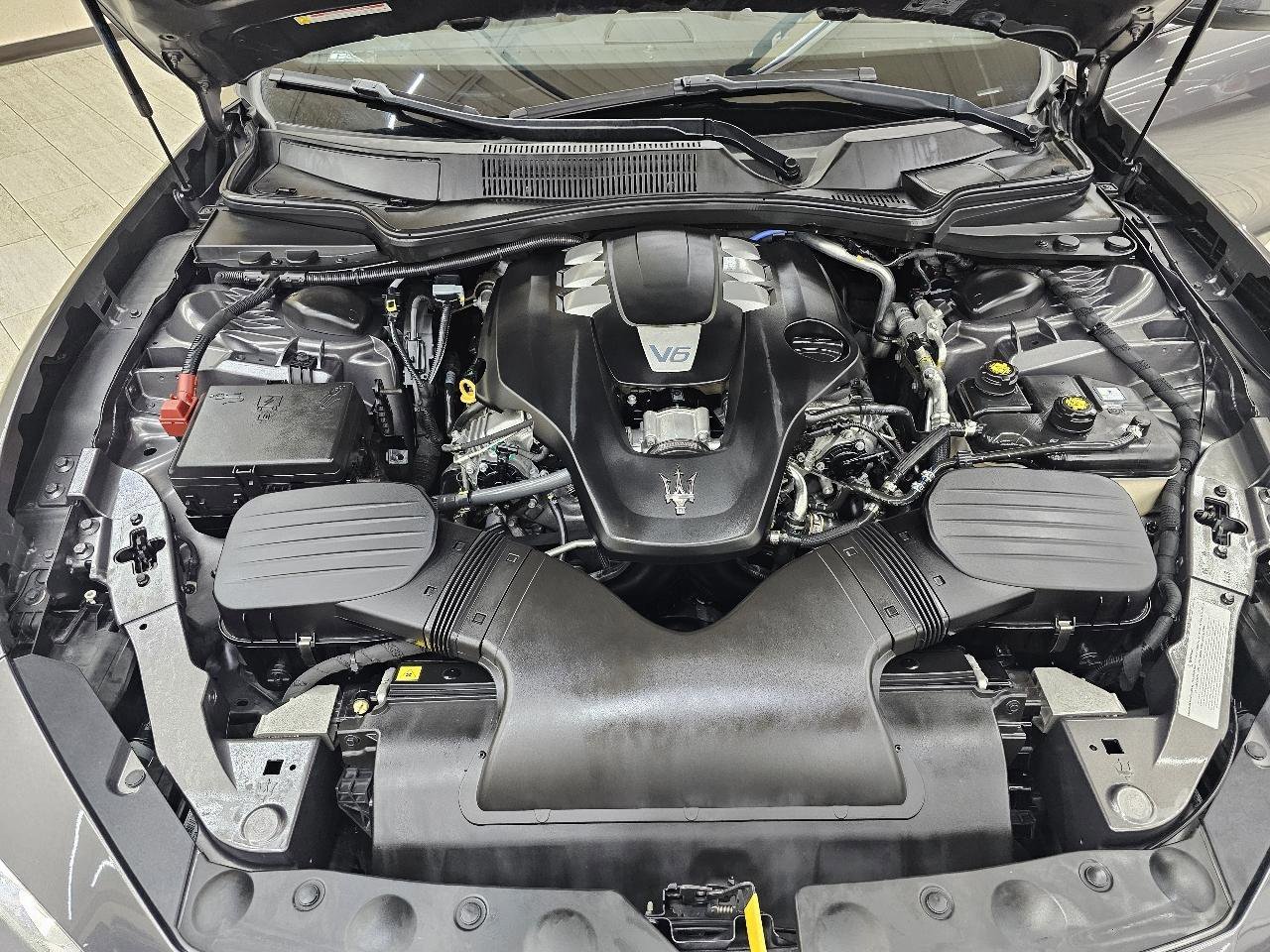 Used 2018 Maserati Ghibli RWD image 39