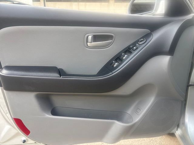 Used 2009 Hyundai Elantra GLS image 10
