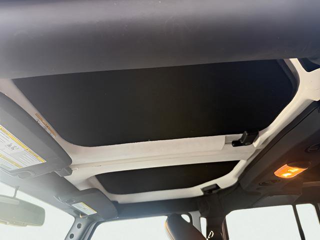 Used 2018 Jeep Wrangler Unlimited Sahara image 12