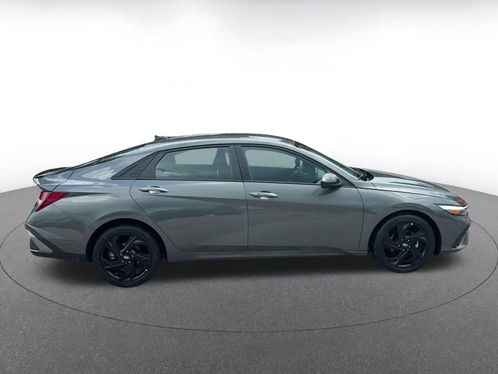 Used 2026 Hyundai Elantra Sport FWD image 16