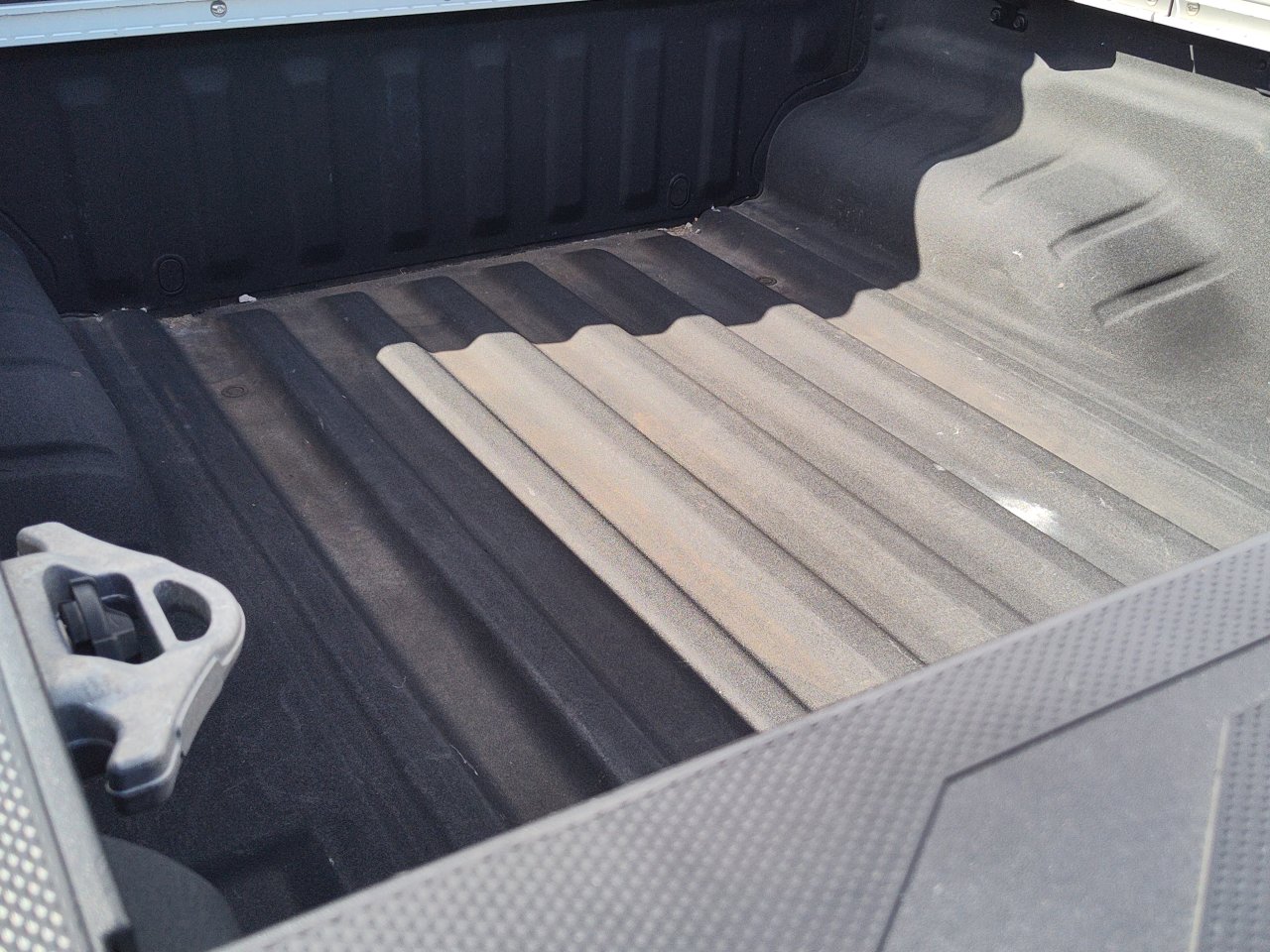 Used 2022 Nissan Frontier SV image 7