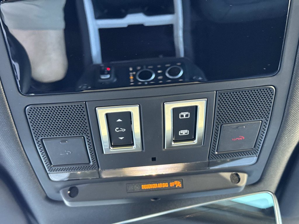 New 2026 Land Rover Defender 110 X-Dynamic SE AWD/4WD image 23