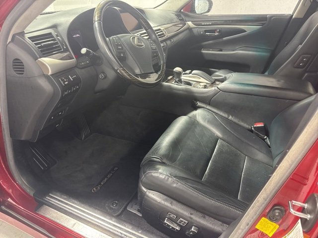 Used 2016 Lexus LS 460 w/ Comfort Package image 12