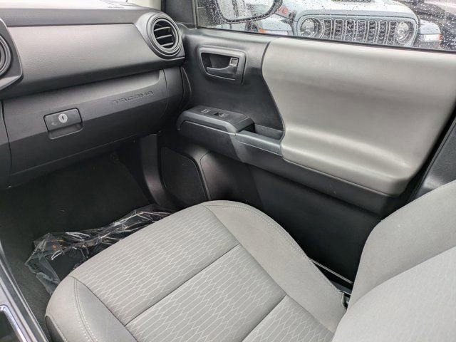 Used 2017 Toyota Tacoma SR image 14