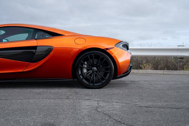 Used 2016 McLaren 570S Coupe RWD image 8