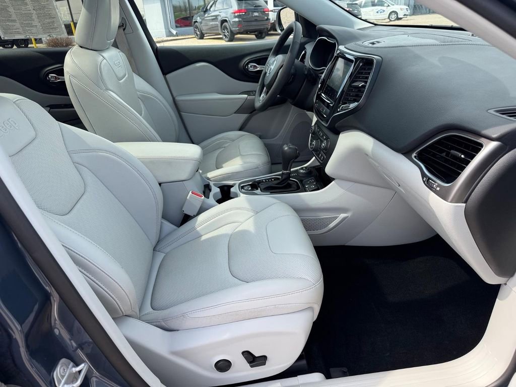 Used 2022 Jeep Cherokee Limited w/ Elite Package AWD/4WD image 8