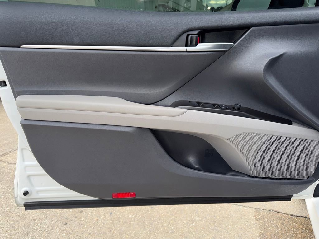 Used 2024 Toyota Camry LE image 11