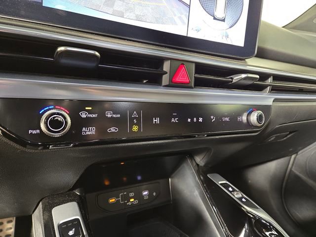 Certified 2024 Kia Sorento SX Prestige w/ Olive Brown Leather Package image 21