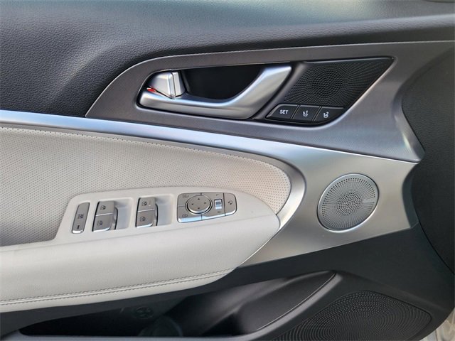 Used 2025 Genesis G70 3.3T Advanced image 19