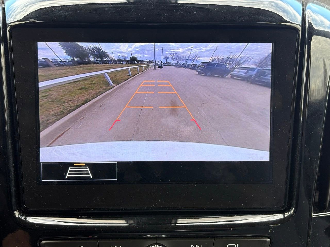 Used 2020 Chevrolet Traverse LT image 11