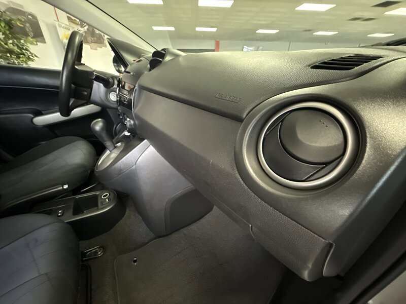 Used 2014 MAZDA MAZDA2 Sport FWD image 17