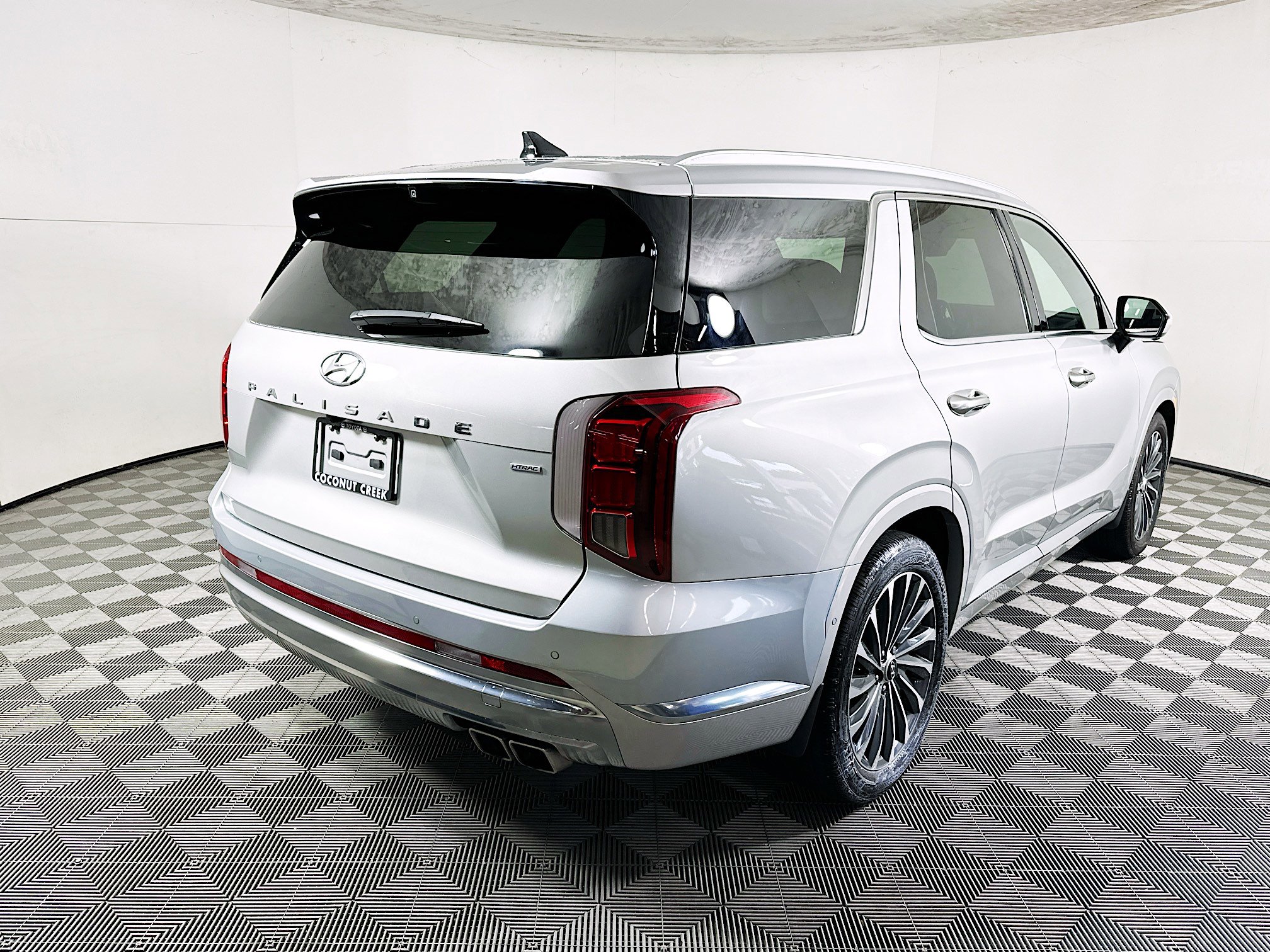 Used 2024 Hyundai Palisade Calligraphy AWD/4WD image 3