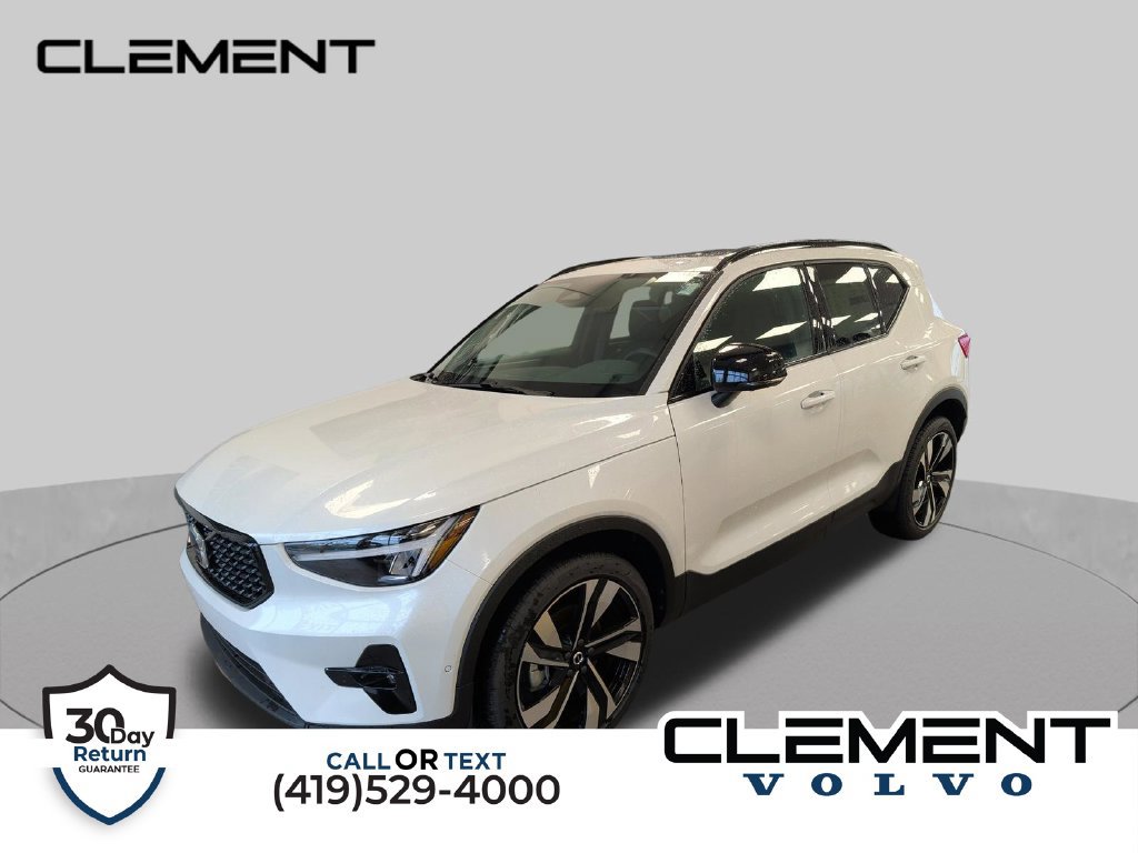 New 2026 Volvo XC40 B5 Plus w/ Protection Package Premier AWD/4WD 360° Tour