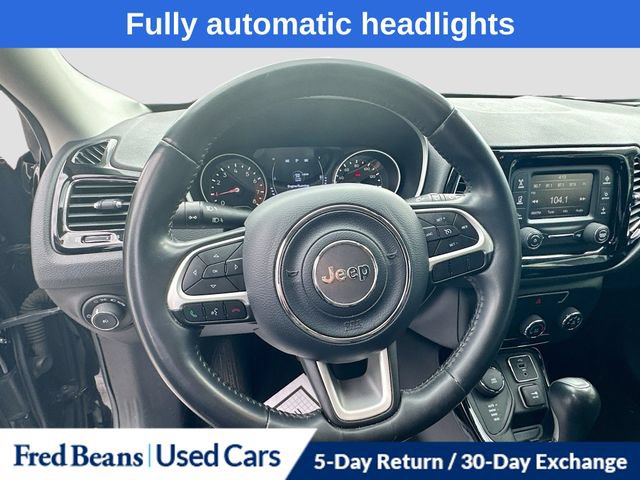 Used 2018 Jeep Compass Latitude AWD/4WD image 16