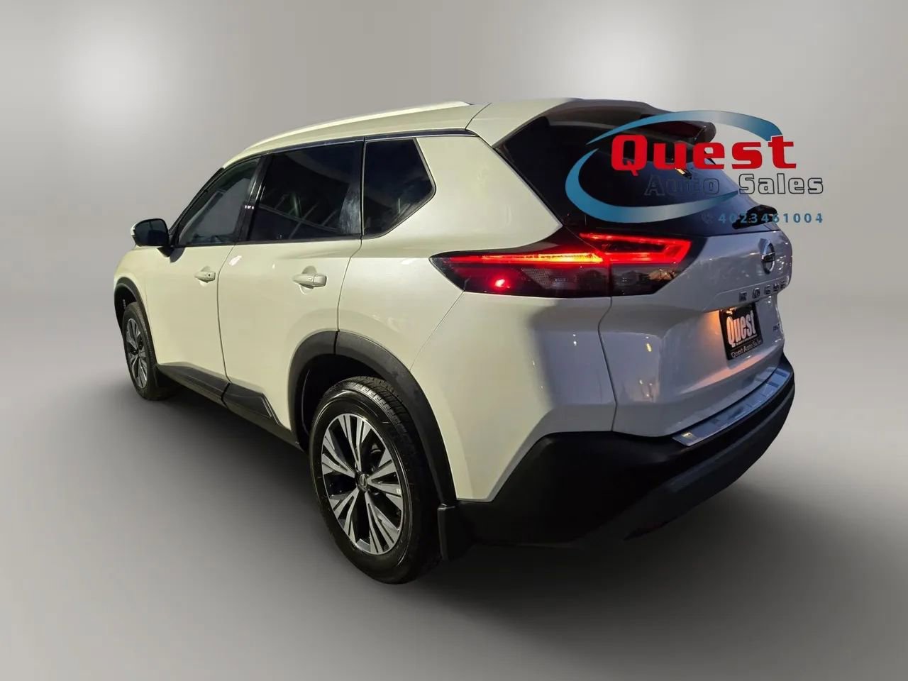 Used 2021 Nissan Rogue SV w/ Premium Package AWD/4WD image 4