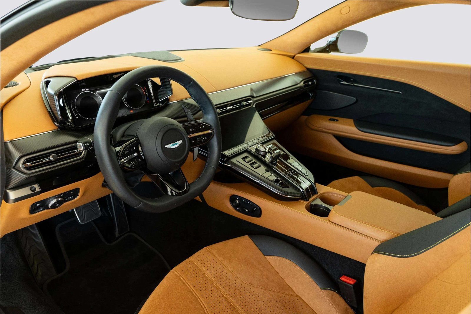 Used 2025 Aston Martin V8 Vantage Coupe RWD image 27