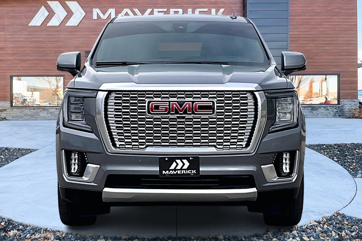 Used 2021 GMC Yukon Denali w/ Denali Premium Package image 2