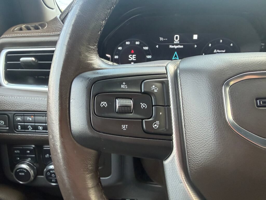 Used 2022 GMC Yukon XL Denali AWD/4WD image 14