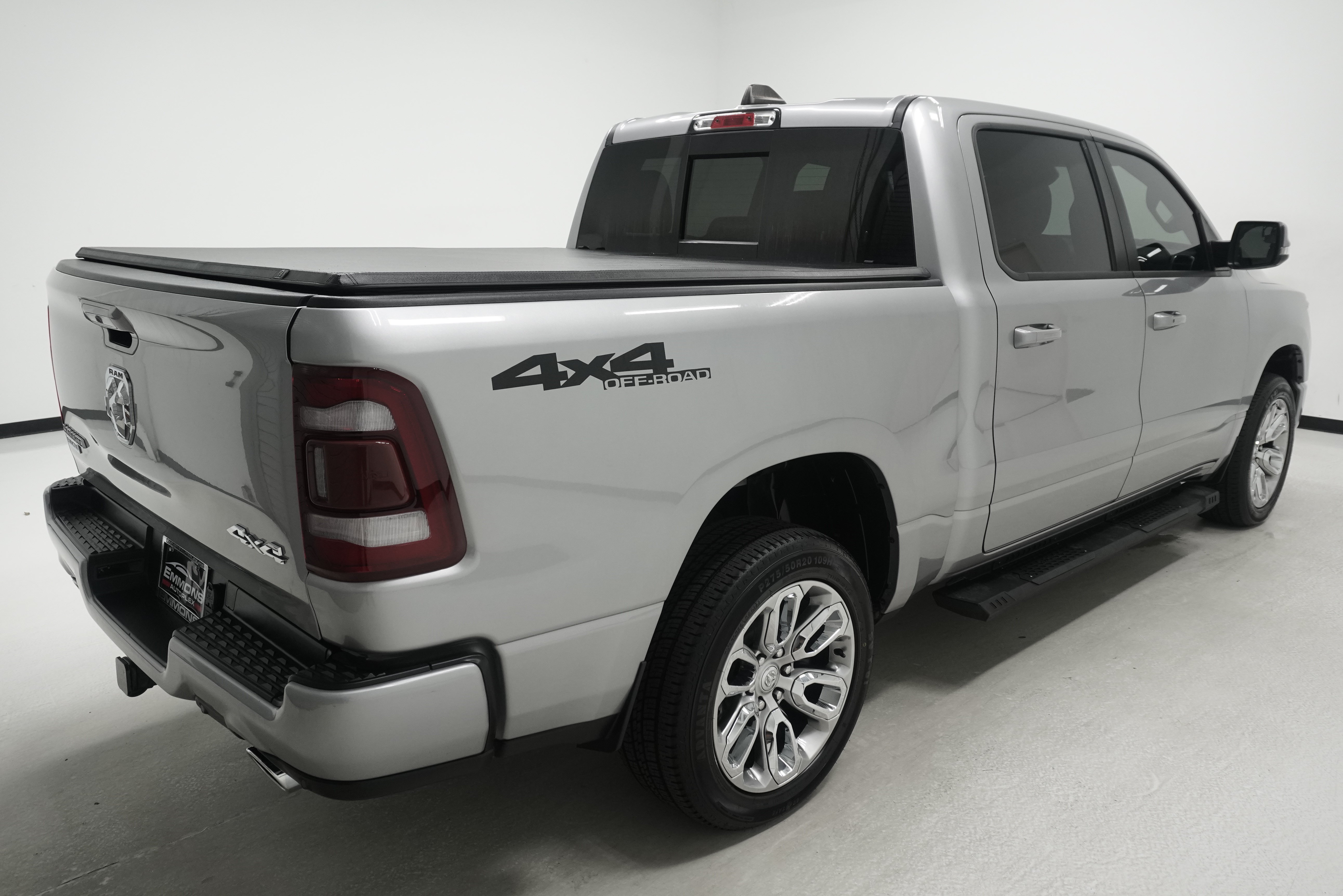 Used 2023 RAM 1500 Laramie AWD/4WD image 4