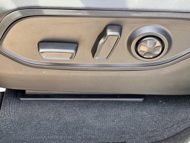 New 2025 Jeep Grand Cherokee L Altitude image 11